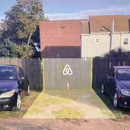 Three Bed One Bath Apt 25 Mins To Nyc Belleville Екстериор снимка