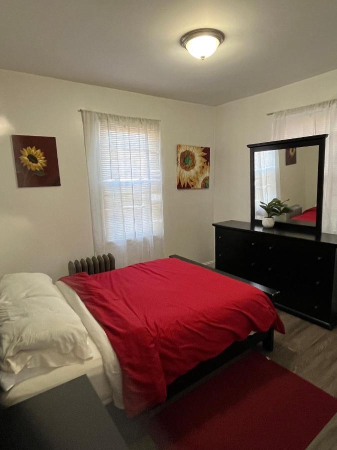 Three Bed One Bath Apt 25 Mins To Nyc Belleville Екстериор снимка