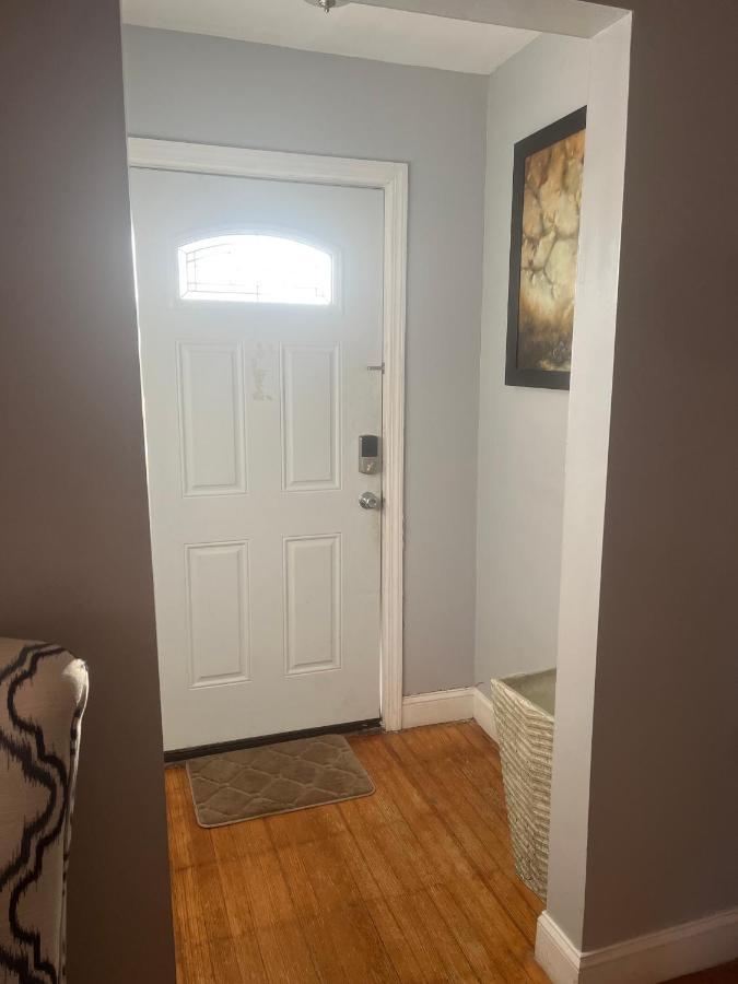 Three Bed One Bath Apt 25 Mins To Nyc Belleville Екстериор снимка